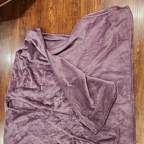Purple Plush Angel Wrap. ONE SIZE - Picture 4 of 6